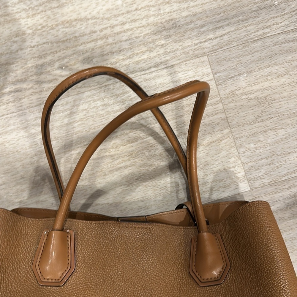 Michael Kors MD center zip tote - Picture 9 of 11